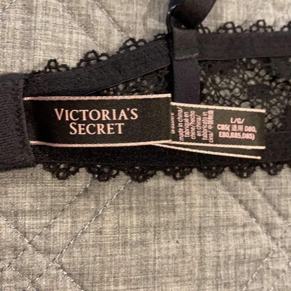 EUC Victoria’s Secret Black Lace Bralette - Picture 9 of 13